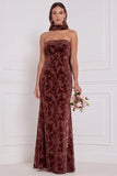Espresso Burnout Velvet Bustier Sheath Longue robe de demoiselle d’honneur avec écharpe au col
