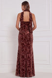 Espresso Burnout Velvet Bustier Sheath Longue robe de demoiselle d’honneur avec écharpe au col