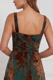 Robe longue de demoiselle d'honneur en velours marron à col carré