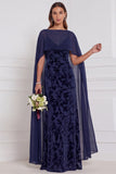 Robe longue de demoiselle d'honneur en velours brûlé noir à col V avec cape