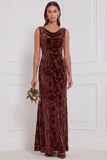 Robe longue de demoiselle d'honneur olive fourreau à col drapé en velours brûlé