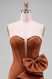 Corset jaune bodycon avec bordure perlée Robe courte de retour à la maison avec détail de nœud latéral
