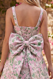 Robe courte de bal à la maison avec un gros nœud dorsal en brocart fleuri A-Line