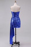 Robe courte de rentrée bleu royal métallique à boutons sans bretelles avec une cascade latérale