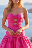 Robe courte de rentrée à la maison en fuchsia, découpe sans buses, ligne en A, avec ourlet à volants