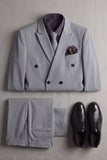 Costume de bal gris deux pièces à double boutonnage et revers pointus pour hommes