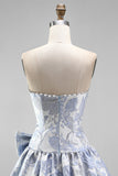 Robe courte de rentrée à la maison Shorts buste A-Line Jawchard Bleu Dusty Pearls avec nœud