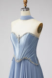 Robe de soirée longue bleu poussiéreux en mousseline, avec corset à taille basque, strass et écharpe