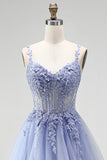 Robe de soirée longue bleu poussiéreux ligne A avec corset transparent, paillettes et broderies florales