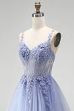 Robe de soirée longue bleu poussiéreux ligne A avec corset transparent, paillettes et broderies florales