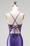 Robe de soirée longue violette en satin, coupe sirène, avec corset, paillettes, fronces et fente