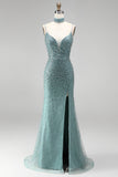 Robe longue de soirée en tulle à col V avec perles, coupe sirène gris-vert et collier ras-du-cou