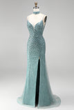 Robe longue de soirée en tulle à col V avec perles, coupe sirène gris-vert et collier ras-du-cou