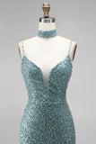 Robe longue de soirée en tulle à col V avec perles, coupe sirène gris-vert et collier ras-du-cou