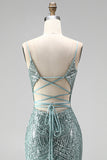 Robe de soirée longue verte poussiéreuse à paillettes, avec des perles, à col V et à fines bretelles, coupe sirène avec une fente