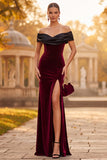 Robe de cérémonie longue bourgogne en velours coupe fourreau à épaules dénudées avec fente