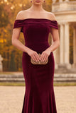 Robe de cérémonie longue en velours bourgogne coupe sirène à épaules dénudées