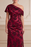 Robe de la mariée Jaquard Maxi à une épaule à fourreau bourgogne asymétrique avec fente latérale