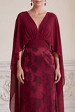 Robe longue de la mère de la mariée Jacquard à fourreau bourgogne à col en V