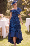Robe de la mariée en satin en dentelle basse haut de marine à épaules dénudées, large nœud