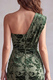 Robe cocktail courte courte en velours froncé en velours d’Eucalyptus avec drapé