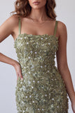 Sequins olive, appliques floraux, bandes fines, robe cocktail courte bodycon