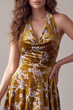 Robe cocktail courte asymétrique en velurs doré fleuriel, dorée moutarde