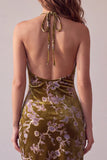 Robe cocktail courte à dos nus asymétrique en velours doré mustarde