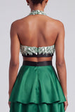 Robe de soirée longue vert foncé ligne A en satin avec volants, étages, découpes, franges et nœud
