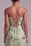 Robe de soirée longue verte ligne A avec bustier, paillettes et dentelle au dos