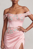 Robe de soirée longue rose fourreau en satin à épaules dénudées avec broderie florale et fronces