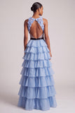 Robe de bal longue en tulle à volants à étages bleu clair à col en V avec nœud de promo