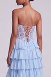 Corset de bal en satin bleu clair, traînée transparente en chiffon à volants et fente