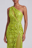 Robe de soirée longue en tulle verte à une épaule avec paillettes, broderie, fente et fronces