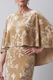Robe mère de la mariée longue champagne fourreau en velours avec cape et motifs floraux