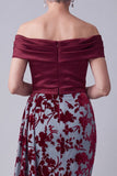 Robe mère de la mariée longue bourgogne sirène en velours à épaules dénudées avec fleurs et drapé