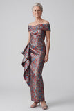 Robe mère de la mariée grise fourreau en jacquard à épaules dénudées avec drapé et fronces