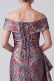 Robe mère de la mariée grise fourreau en jacquard à épaules dénudées avec drapé et fronces