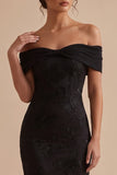 Robe de cérémonie noire jusqu'aux chevilles fourreau à épaules dénudées avec broderie