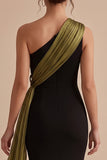 Robe de cérémonie longue noire et olive sirène à une épaule avec drapé et nœud