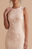 Robe invitée mariage champagne sirène à col rond avec broderie florale, ourlet haut-bas et volants