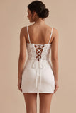 Corset blanc bodycon satin à bretelles fines courte robe blanche avec une fleur 3D