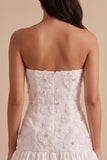 Ourlet bubble bodycon, bodycon sans bretelles Short Short White, Little White avec un nœud