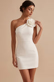 Robe blanche Bodycon Moulante Courte Une Épaule avec une fleur 3D