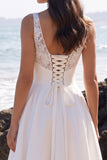 Robe de mariée blanche à col en V à décolleté en V et longueur thé