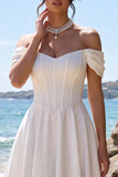 Robe de mariée blanche en satin longueur thé corset décollé