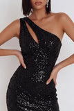 Robe cocktail courte bodycon à paillettes noires avec une épaule et découpe