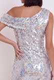 Robe cocktail courte asymétrique à paillettes argentées argentées Bodycon asymétrique à une épaule