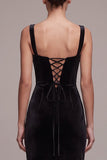 Robe longue en velours Sweetheart à fourreau noir avec strass