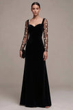 Robe longue en velours longue A-line Sweetheart noire avec broderies